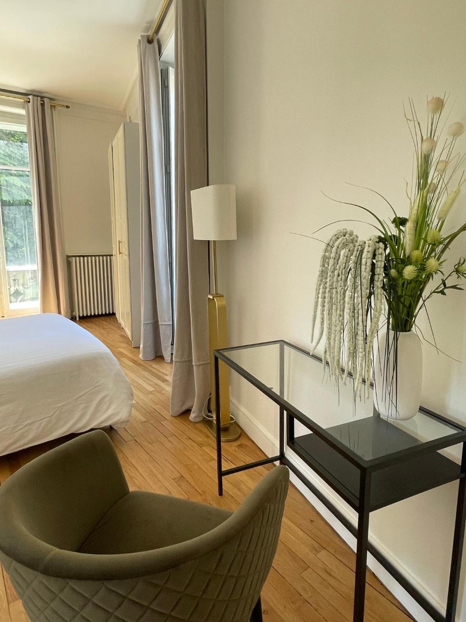 Grand Appartement D'Exception Au Chateau Randin Ecully Ngoại thất bức ảnh